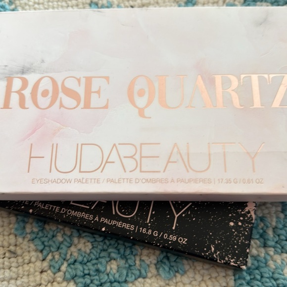 Huda beauty pallets - Picture 2 of 3
